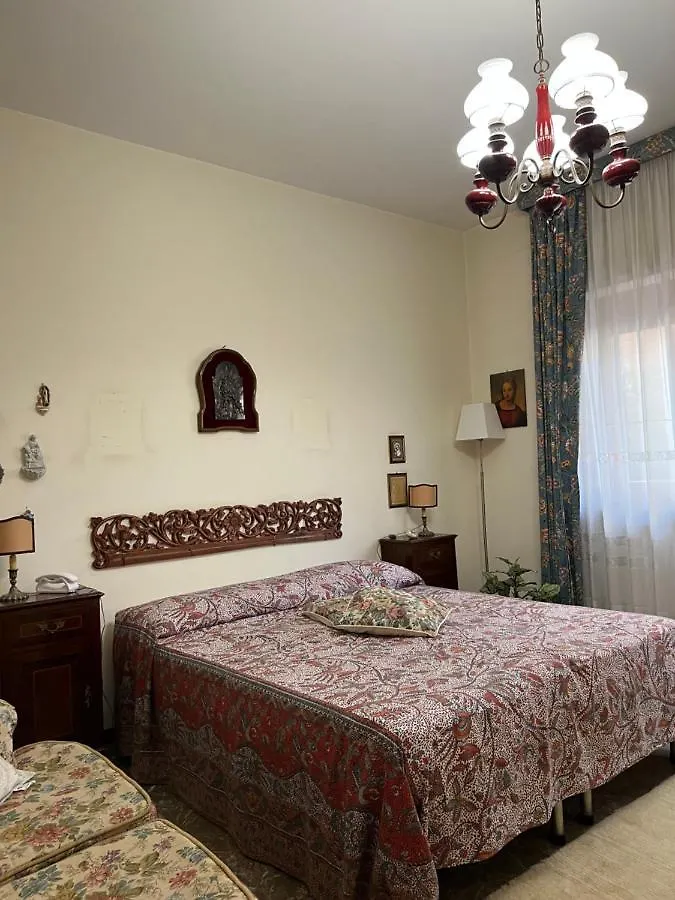 Holiday & House - Imparato Palermo Centro Politeama 0*,  Italy